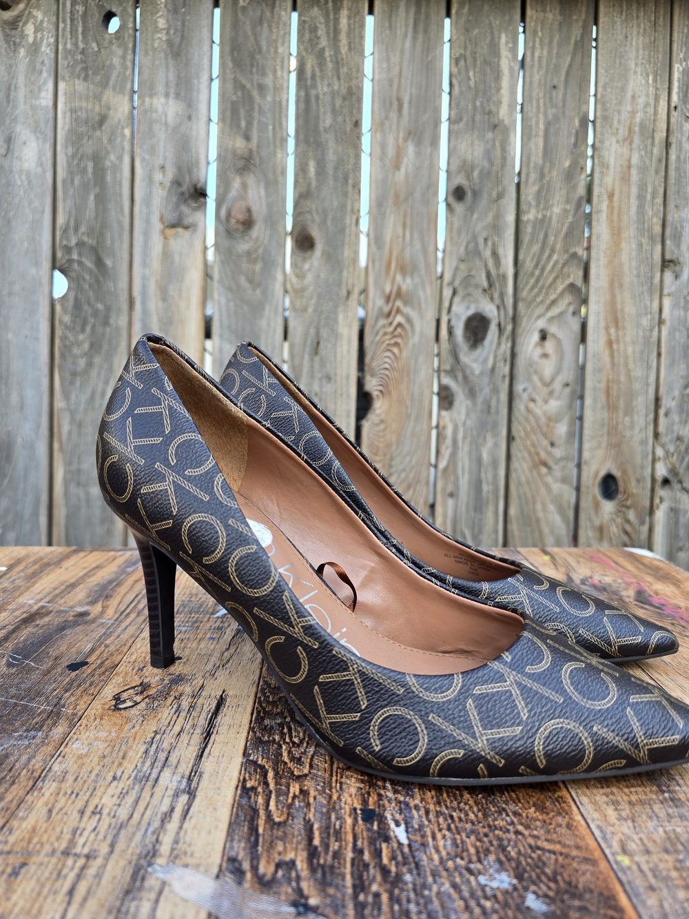 Calvin Klein Pattern Brown Logo Pump Women Shoes Size 6.5